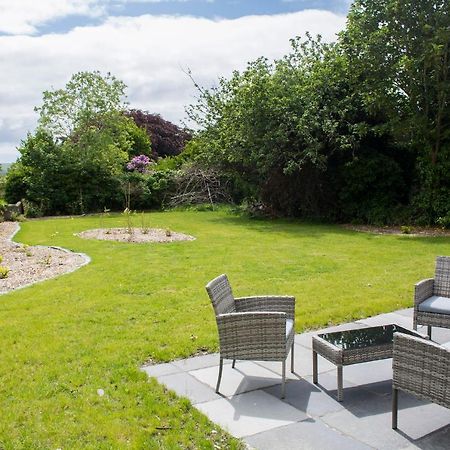 Bed and Breakfast Dingle Garden Townhouse Exterior foto The garden of the house