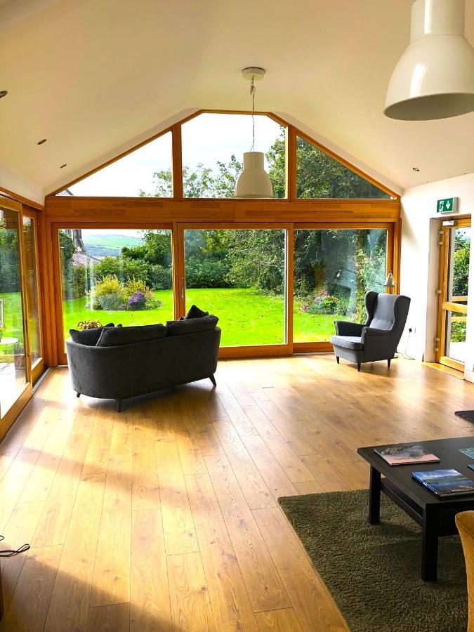Bed and Breakfast Dingle Garden Townhouse Exterior foto The interior of the Centre for Cancer Immunotherapy