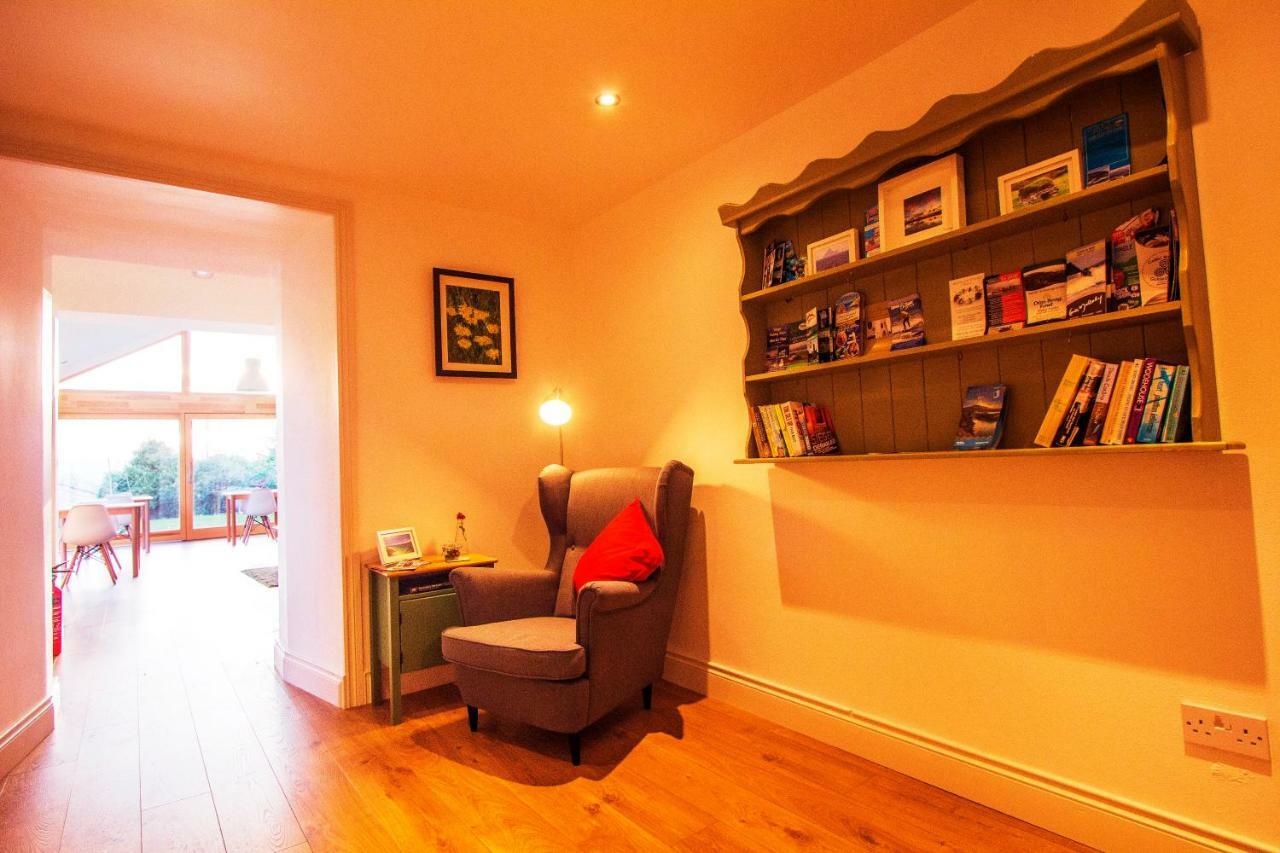 Bed and Breakfast Dingle Garden Townhouse Exterior foto The interior of the house